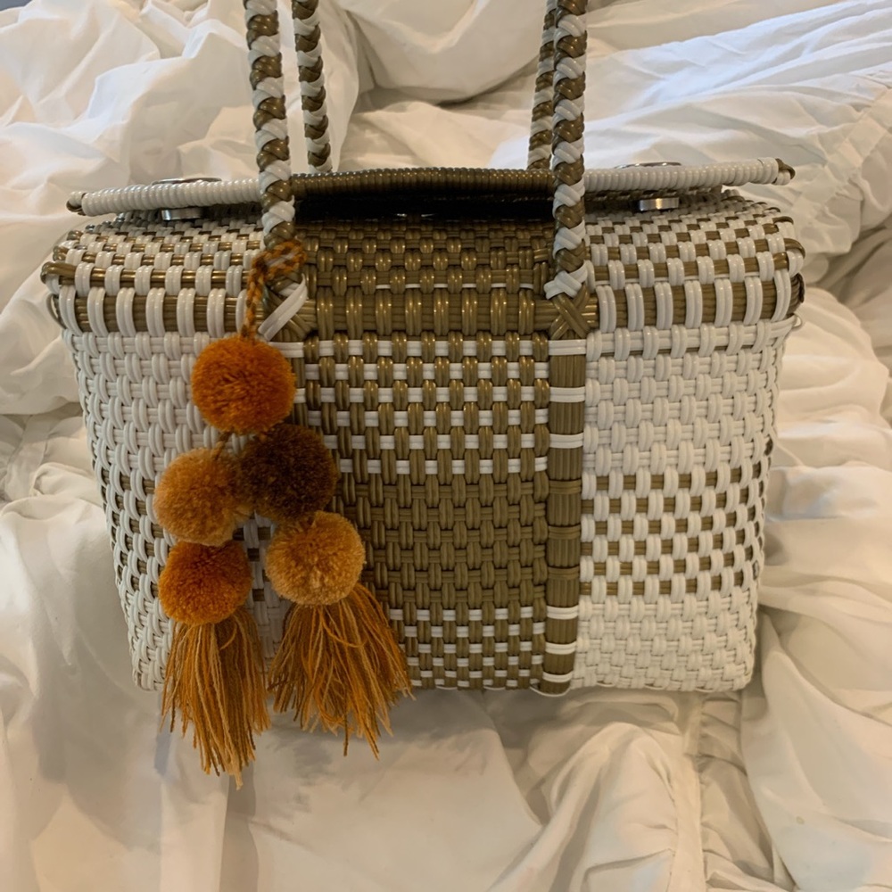 Un Pueblo shoulder bag
